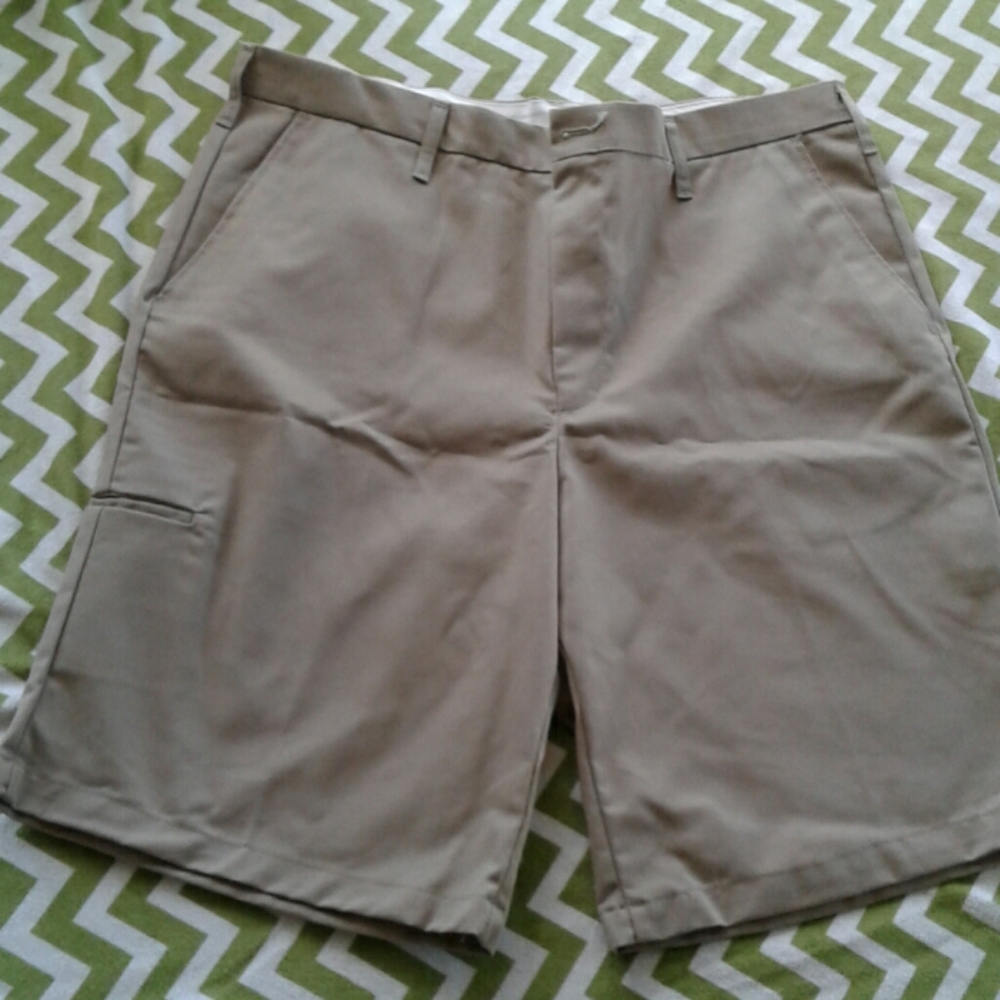 NWOT khaki shorts